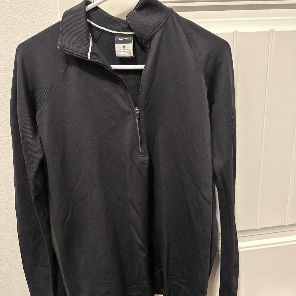 Nike Black Fitted Pullover